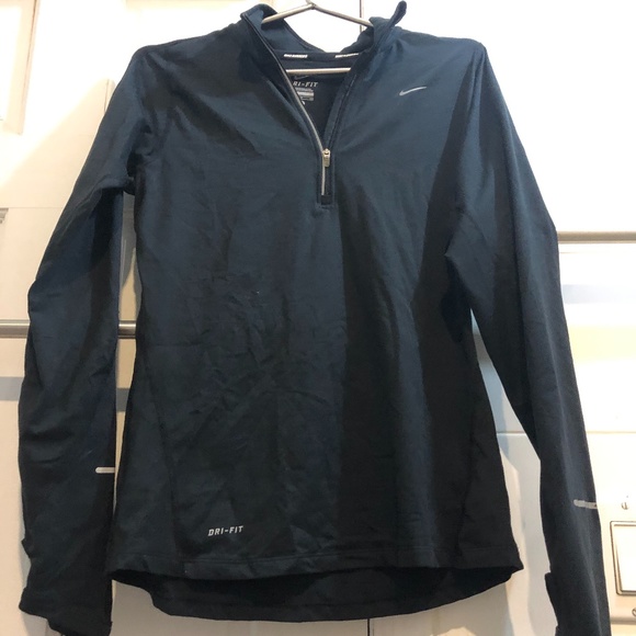 Nike Tops - 🎃⬇️Nike Black Dri Fit Small Long Sleeve Running